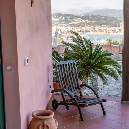 Apartment Casa Rosa La Spezia